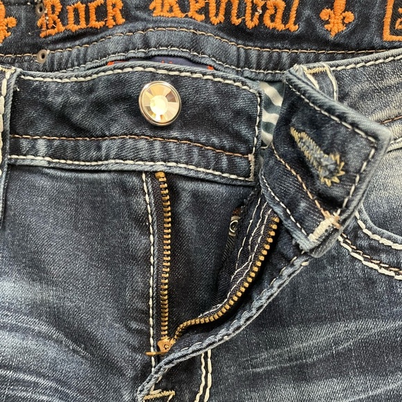 Rock Revival Mid Rise Curvy Capri Jean Audrina Wash Embroidery Rhinestones Sz 28 - Picture 11 of 16